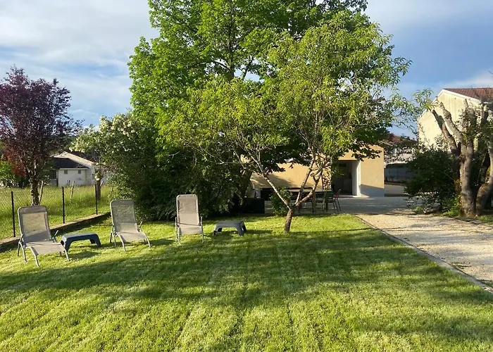 De La Plaine Semesterbostad Cubjac