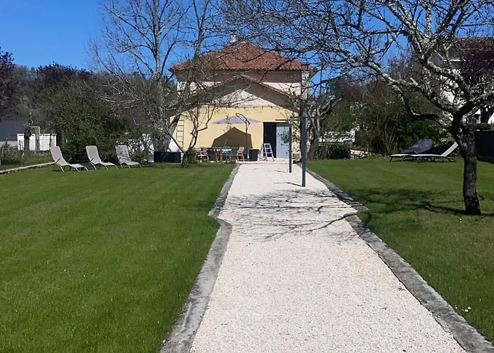 De La Plaine Semesterbostad *